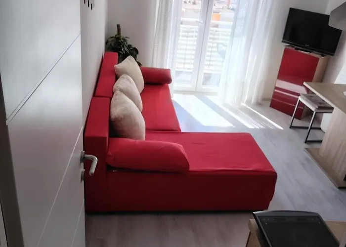 Buzolic 2 Hvar * Hvar Town