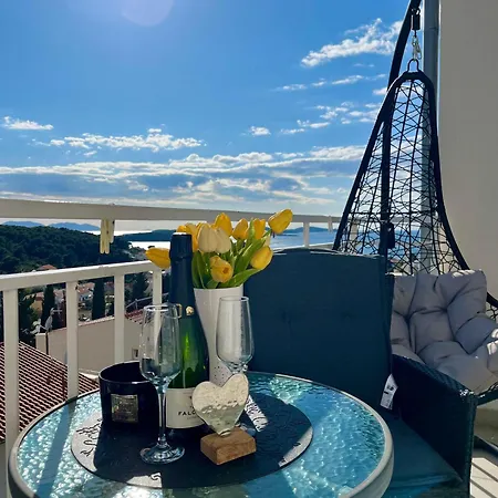 Buzolic 2 Hvar شقة *