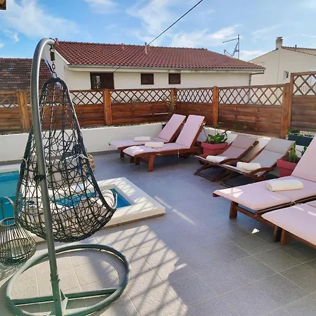 Buzolic 2 Hvar Apartament *