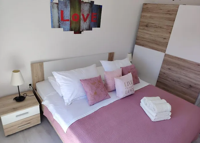 Buzolic 2 Hvar Apartment