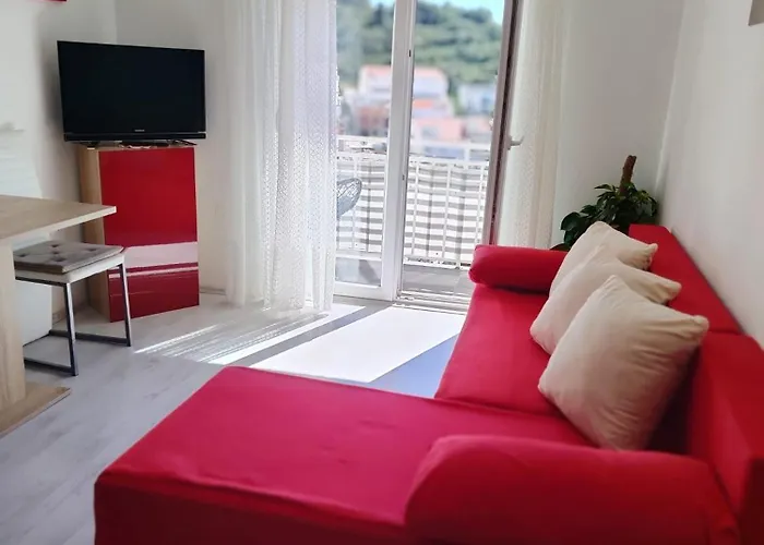 Buzolic 2 Hvar * Hvar Town