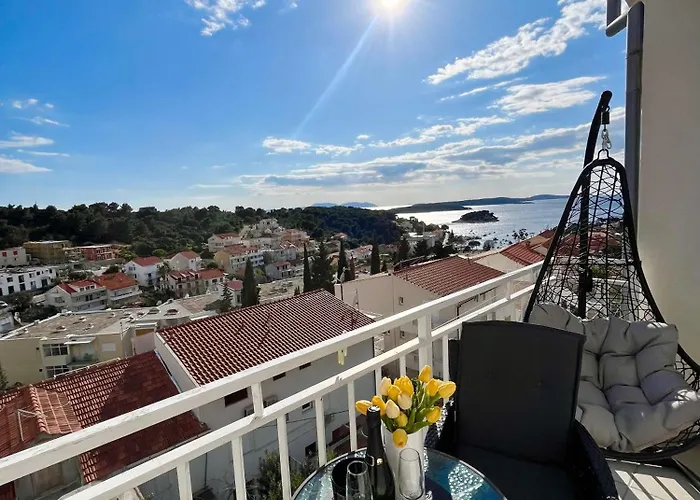 Buzolic 2 Hvar Hvar Town